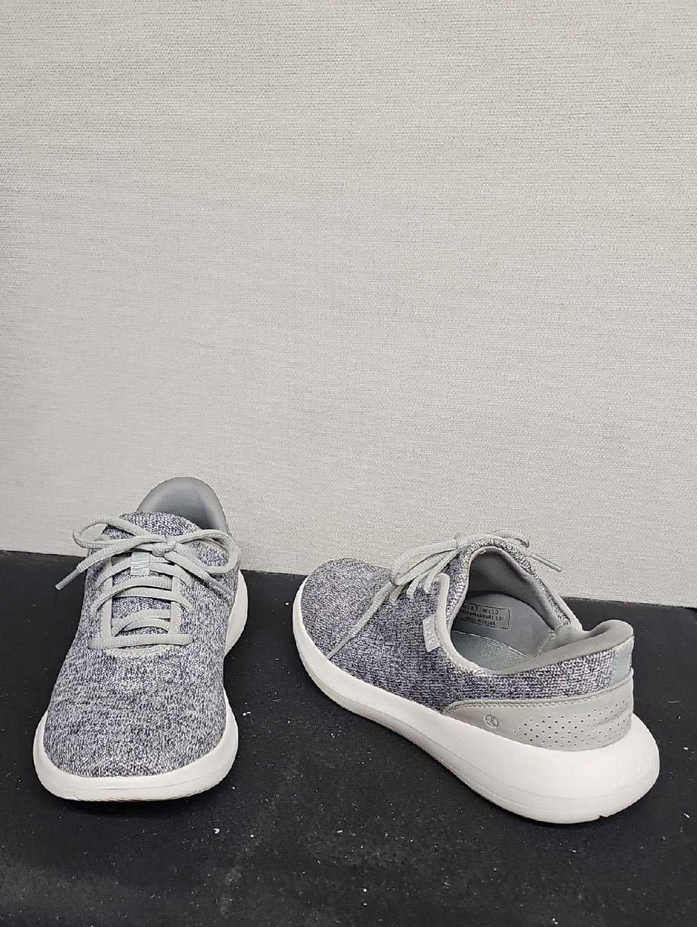 Kizik Women's Lightweight Knit Sneakers in Grey